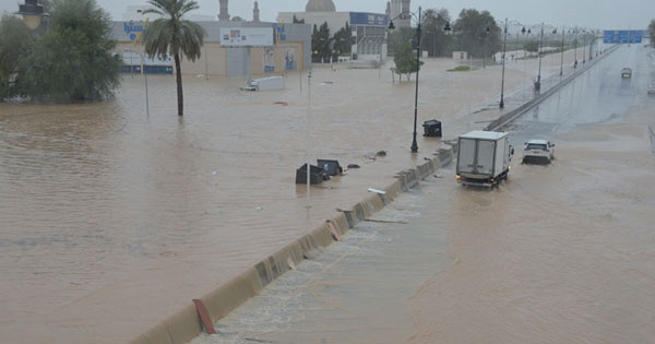 التقطت عدسة (الوطن) صورا للمياه في عدد من شوارع مسقط