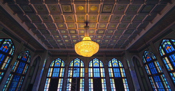 عدسة المصور عدنان البلوشي توثق جمالية مسجد الخور بمسقط