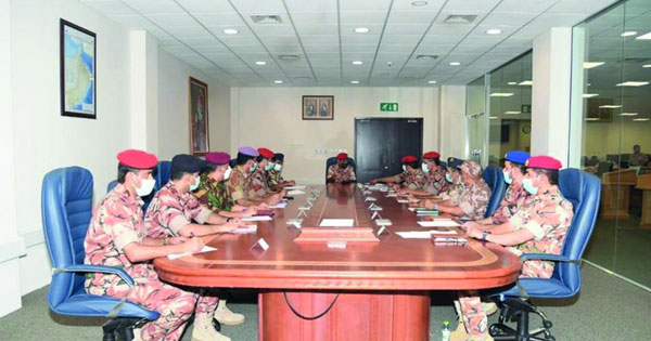 اللجنة العسكرية الرئيسية تناقش الأعمال الإنسانية والميدانية بمحافظتي شمال وجنوب الباطنة