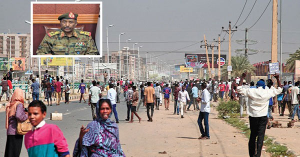 السودان: البرهان يعلن «الطوارئ» ويحل مجلسي السيادة والوزراء