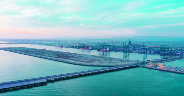 ميناء صحار يجدد التأكيد على المزايا التنافسية والعصرية