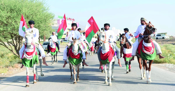 تواصل الاحتفالات بالعيد الوطني الحادي والخمسين المجيد بمختلف ولايات السلطنة
