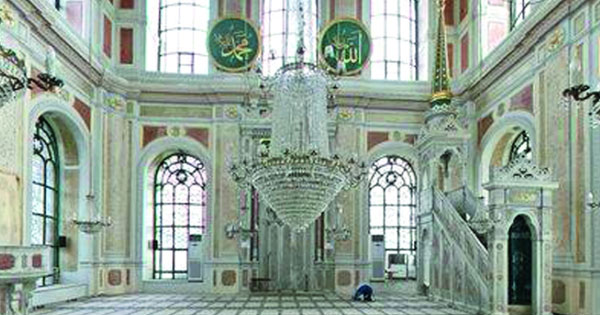 جامع أورطه كوي.. من معالم العمارة العثمانية التاريخية