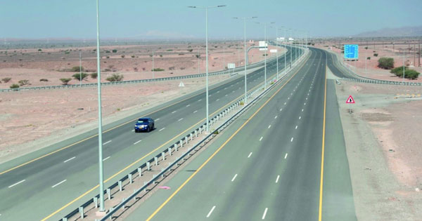 والي الكامل والوافـي لـ&laquo;الوطن&raquo;: جميع القطاعات بالولاية تعمل بوتيرة متسارعة فـي تقديم الخدمات التي تلامس الإنسان العماني أينما كان
