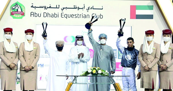 الخيول العمانية تتألق في سباق جوهرة للخيول العربية بالإمارات