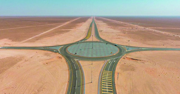 السلطنة والسعودية تفتتحان &laquo;طريق الربع الخالي&raquo; .. 725 كيلومترا طول الطريق الذي يربط بين البلدين