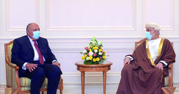 الخليلي والمعولي يستقبلان وزير الخارجية المصري