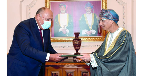 جلالة السلطان يتلقى رسالة خطية من الرئيس المصري