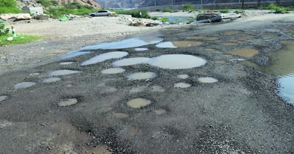 أهالي الوليجة والبجرية بالعامرات يطالبون بإنشاء جسر يربط الطريق الحالي بالشارع العام
