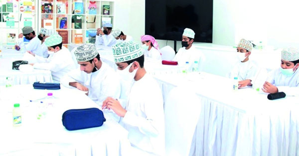 100 مشارك فـي تصفيات الأولمبياد العلمية بشمال الباطنة