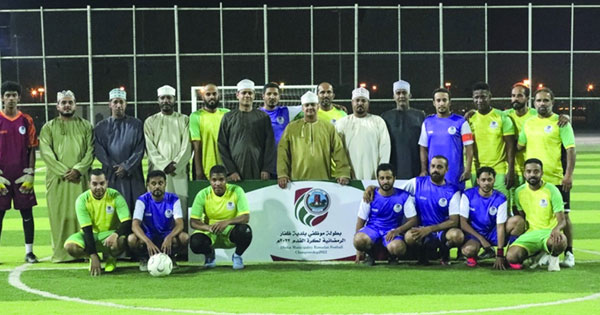 فوز وتعادل في افتتاح بطولة موظفي بلدية ظفار لكرة القدم