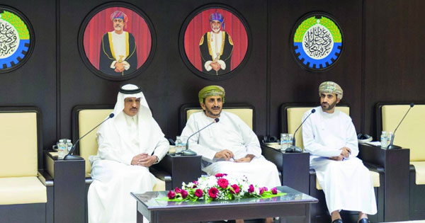 &laquo;الدبلوماسية الاقتصادية ودورها فـي جذب الاستثمارات والترويج للسلطنة&raquo; تؤكد على أهمية التنسيق والتعاون مع السفارات والجهات المعنية
