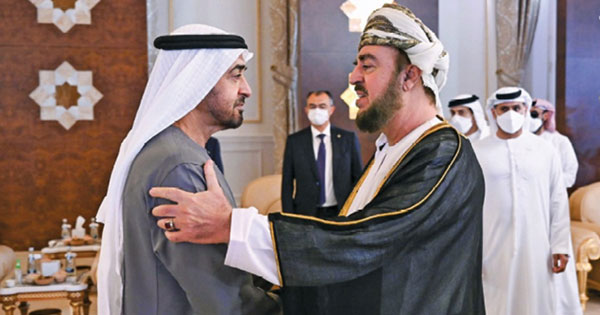أسعد بن طارق يقدم واجب العزاء لرئيس الإمارات