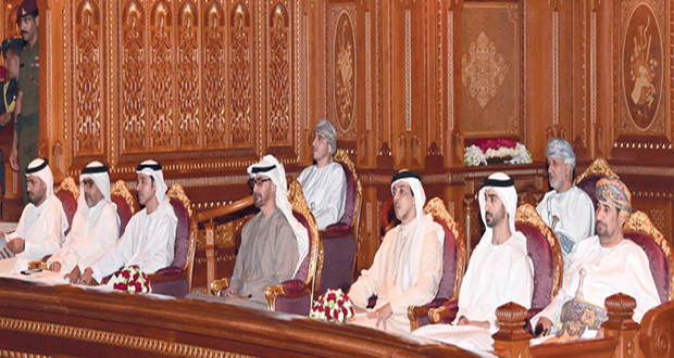رئيس دولة الإمارات يزور دار الأوبرا السلطانية والمتحف الوطني
