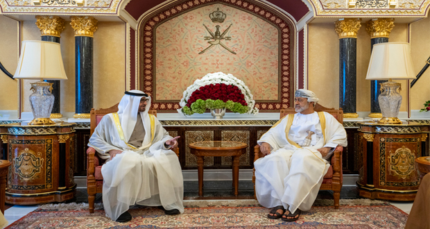 جلالة السلطان ورئيس الإمارات يؤكدان الحرص على الدفع بالعلاقات نحو آفاق أرحب