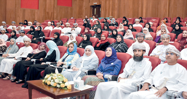 يعاني منها 3226 طالبا بالحلقة الأولى «التربية والتعليم» تحتفل باليوم العالمي ( للتأتأة )