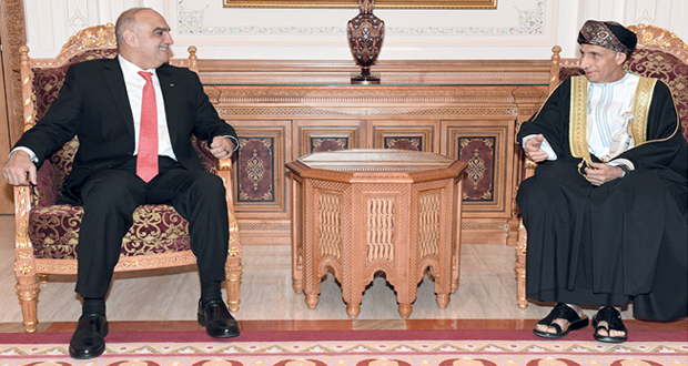 فهد بن محمود يبحث مع رئيس الوزراء الأردني أوجه التعاون الثنائي