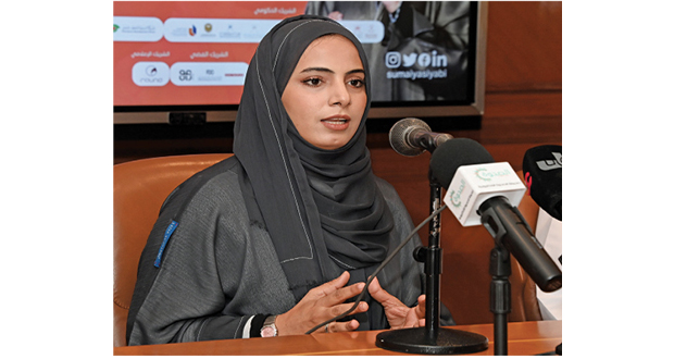 مؤتمر صحفي يسلط الضوء على ابتكار سمية السيابية فـي المجال البيئي