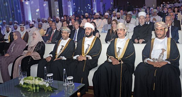 سلطنة عمان تؤكد تعزيز ثقافة التعايش وتقدير التنوع واحترام المقدسات ونبذ التمييز والتعصب