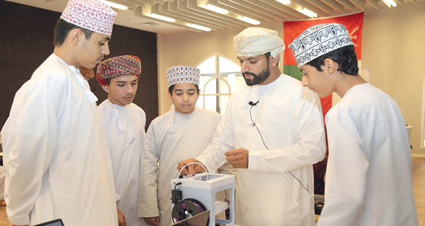 اختتام حلقة العمل الابتكارية حول الطائرات المسيرة بمجمع الابتكار مسقط