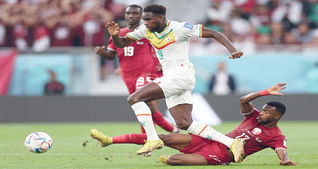 قطر تودع مونديالها بخسارة من السنغال