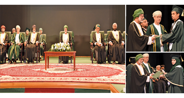 الاحتفال بتخريج الدفعة الثامنة عشرة من طلبة كلية التجارة بجامعة ظفار