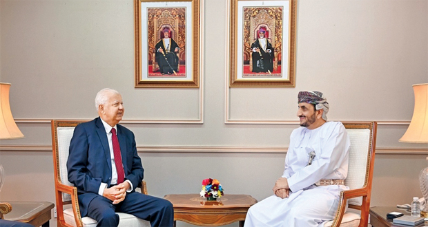 بحث أوجه التعاون الثنائي بين سلطنة عمان وحكومة زنجبار