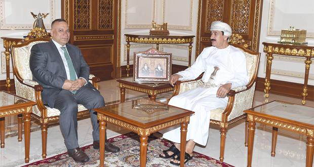 وزير المكتب السلطاني يستقبل السفير العراقي