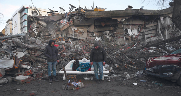 زلزال تركيا وسوريا : أكثر من 9500 وفاة .. والبحث عن ناجين مستمر