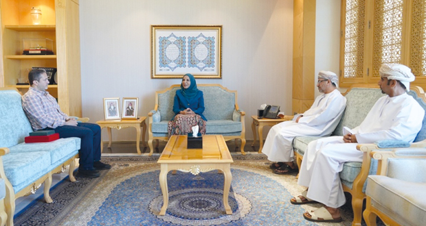 بحث التعاون بين سلطنة عمان والاتحاد العربي للتربية البدنية