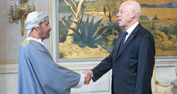 وزير الداخلية ينقل تحيات جلالة السلطان إلى الرئيس التونسي