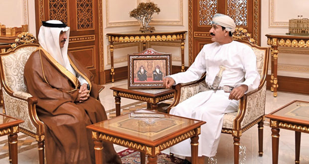 وزير المكتب السلطاني يستقبل سفير السعودية