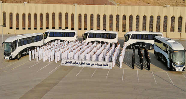 فوج جديد من المواطنين ينضم لشرطة عمان السلطانية