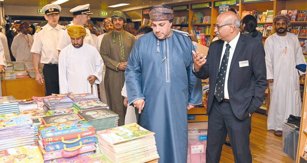 تضم فـي أرجائها 5000 كتاب فـي مختلف المجالات وصول أكبر مكتبة عائمة فـي العالم &laquo;سفينة لوجوس هوب&raquo; إلى ميناء صلالة