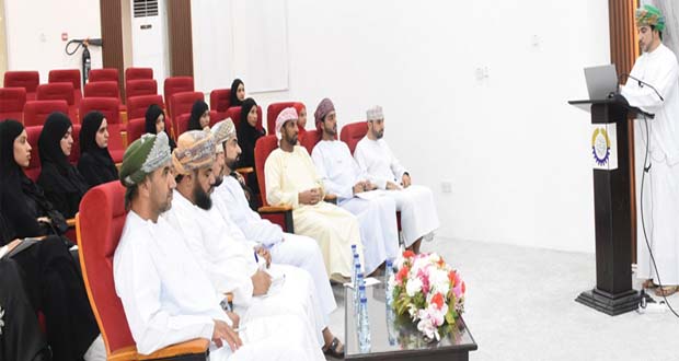غرفة الظاهرة تنظم حلقة طور مشروعك بالذكاء الاصطناعي