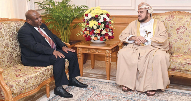 نيابة عن جلالة السلطان .. أسعد بن طارق يودع سفير تنزانيا