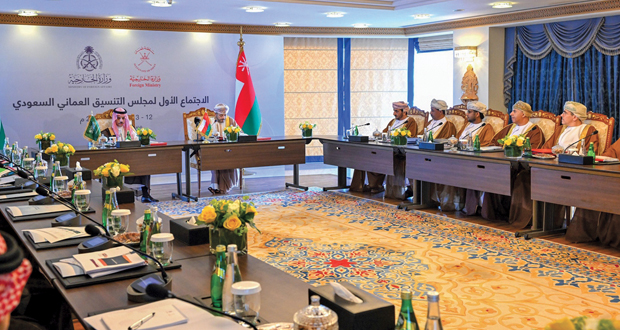 سلطنة عمان والسعودية تؤكدان استمرار دعم وتطوير التنسيق الثنائي تجاه القضايا الإقليمية والدولية