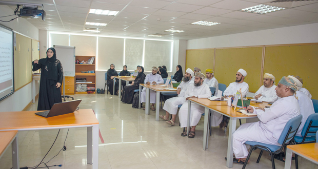 انطلاق برنامج إعداد الاختبارات الوطنية فـي مادة اللغة العربية