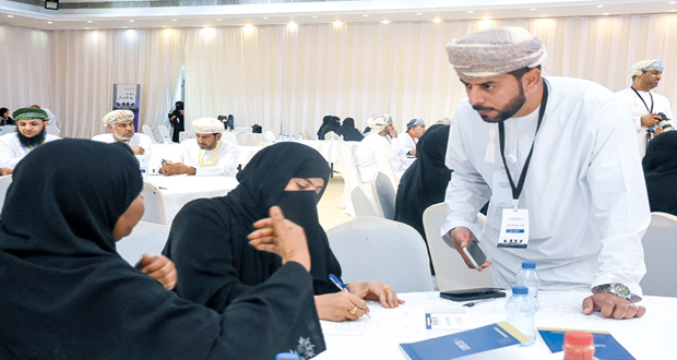 مناقشة التحديات التي تواجه المؤسسات الصغيرة والمتوسطة بجنوب الشرقية